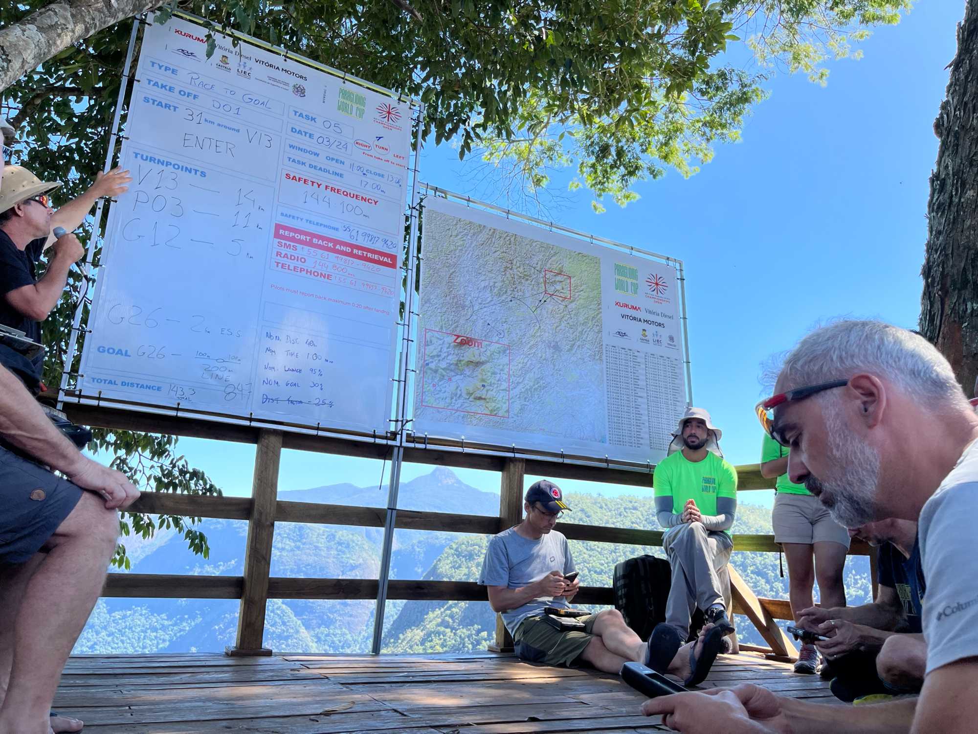 Orientation Est, face au bassin Lémanique avec des plafond bas, de l’humidité et de l’ombre.